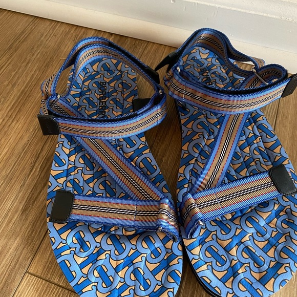 Burberry sandals, size US 13, in the color blue, in perfect condition - Picture 6 of 10